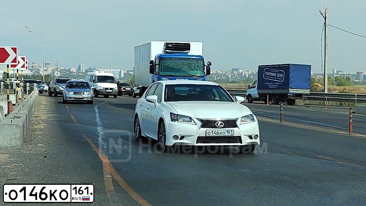 Фото автомобиля LEXUS GS, 2012 — госномер О146КО161. Цвет: Белый