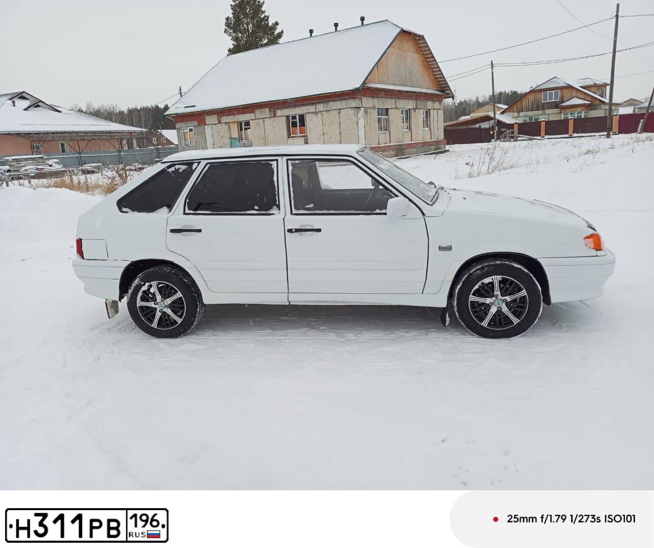Фото автомобиля LADA 2114, 2010 — госномер Х712АС196. Цвет: Белый