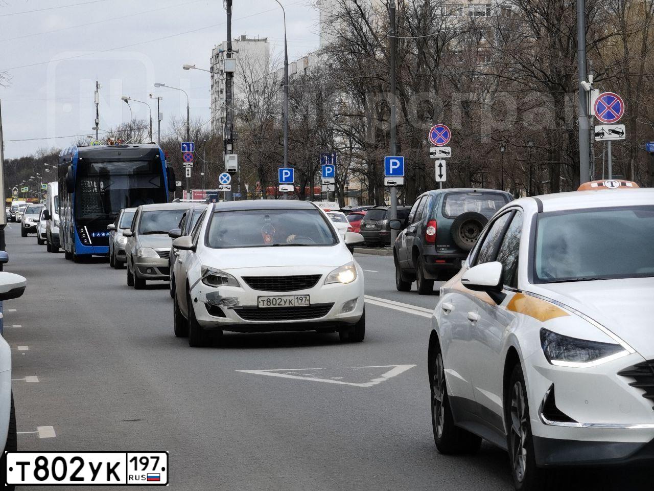 Фото автомобиля OPEL ASTRA, 2012 — госномер Т802УК197. Цвет: БЕЛЫЙ