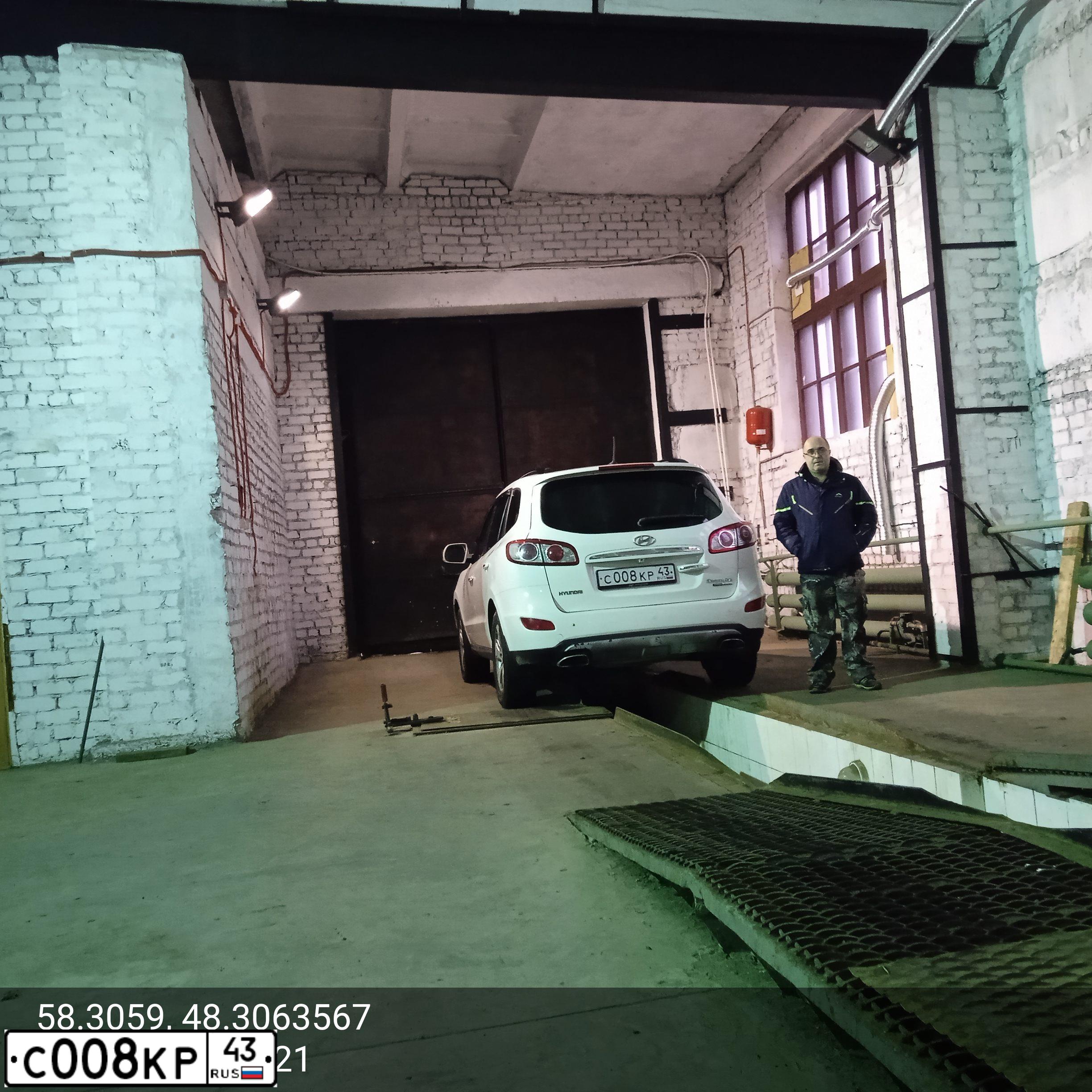 Фото автомобиля TAGAZ Z SONATA, 2008 — госномер С458РК43. Цвет: ЧЕРНЫЙ