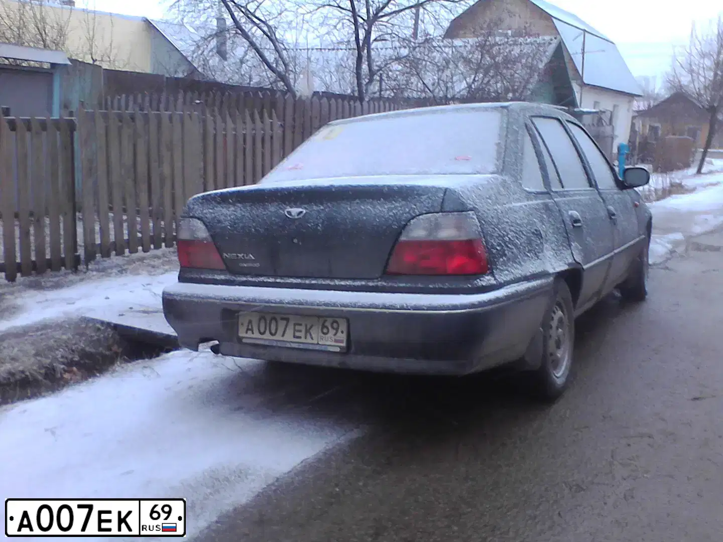 Фото автомобиля DAEWOO NEXIA, 2002 — госномер А007ЕК69. Цвет: МАСЛИНОВЫЙ