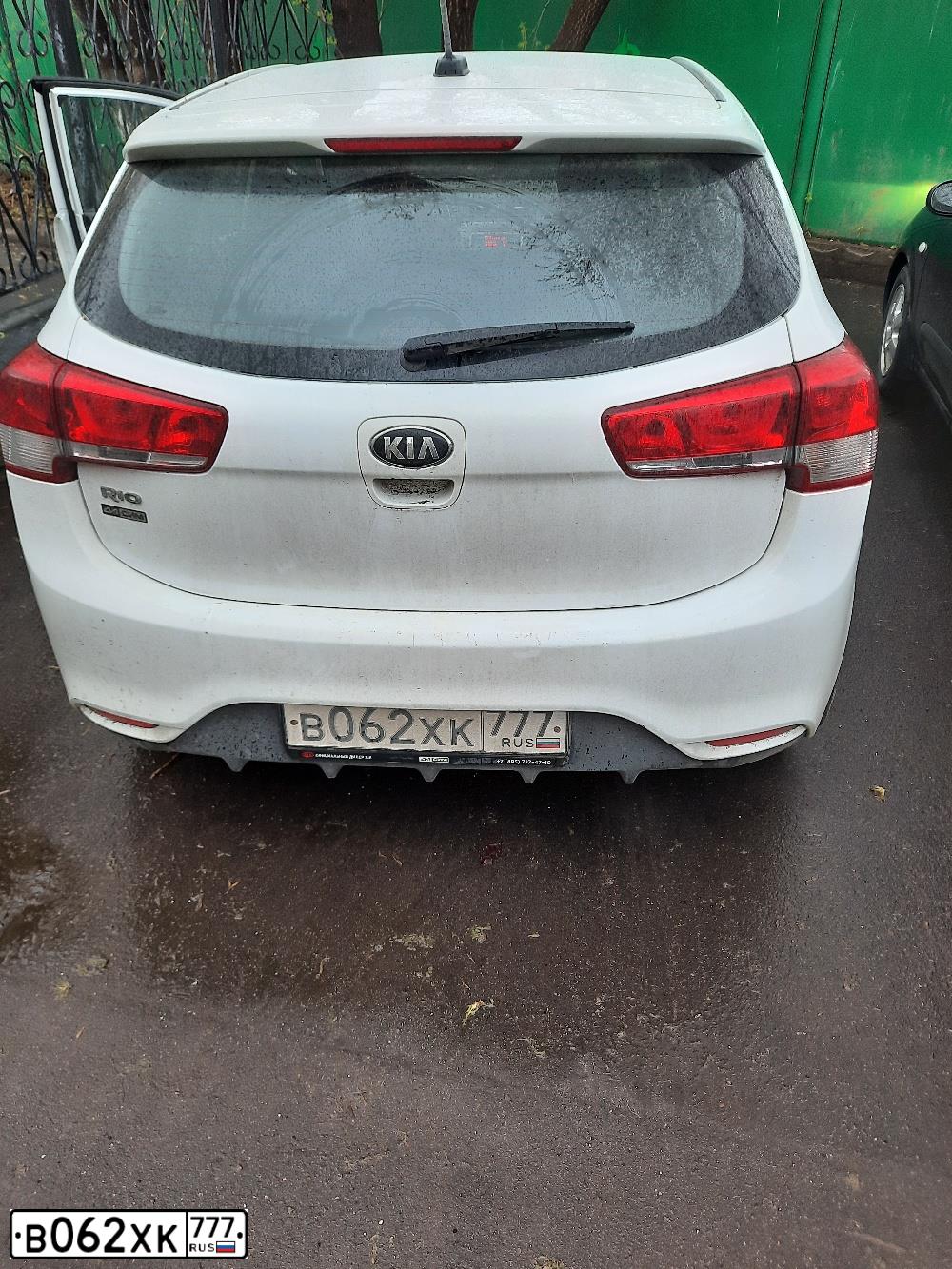 Фото автомобиля KIA RIO, 2017 — госномер К721АТ550. Цвет: Белый