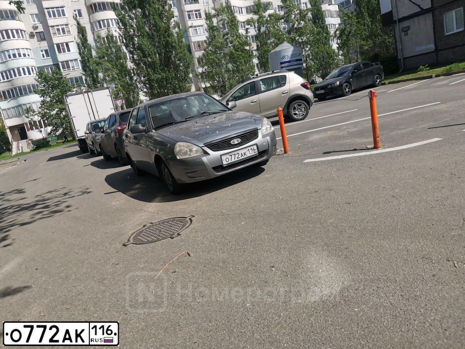 Фото автомобиля LADA 2172 PRIORA, 2011 — госномер О772АК116. Цвет: СРЕДНИЙ СЕРО-ЗЕЛЕНЫЙ МЕТ