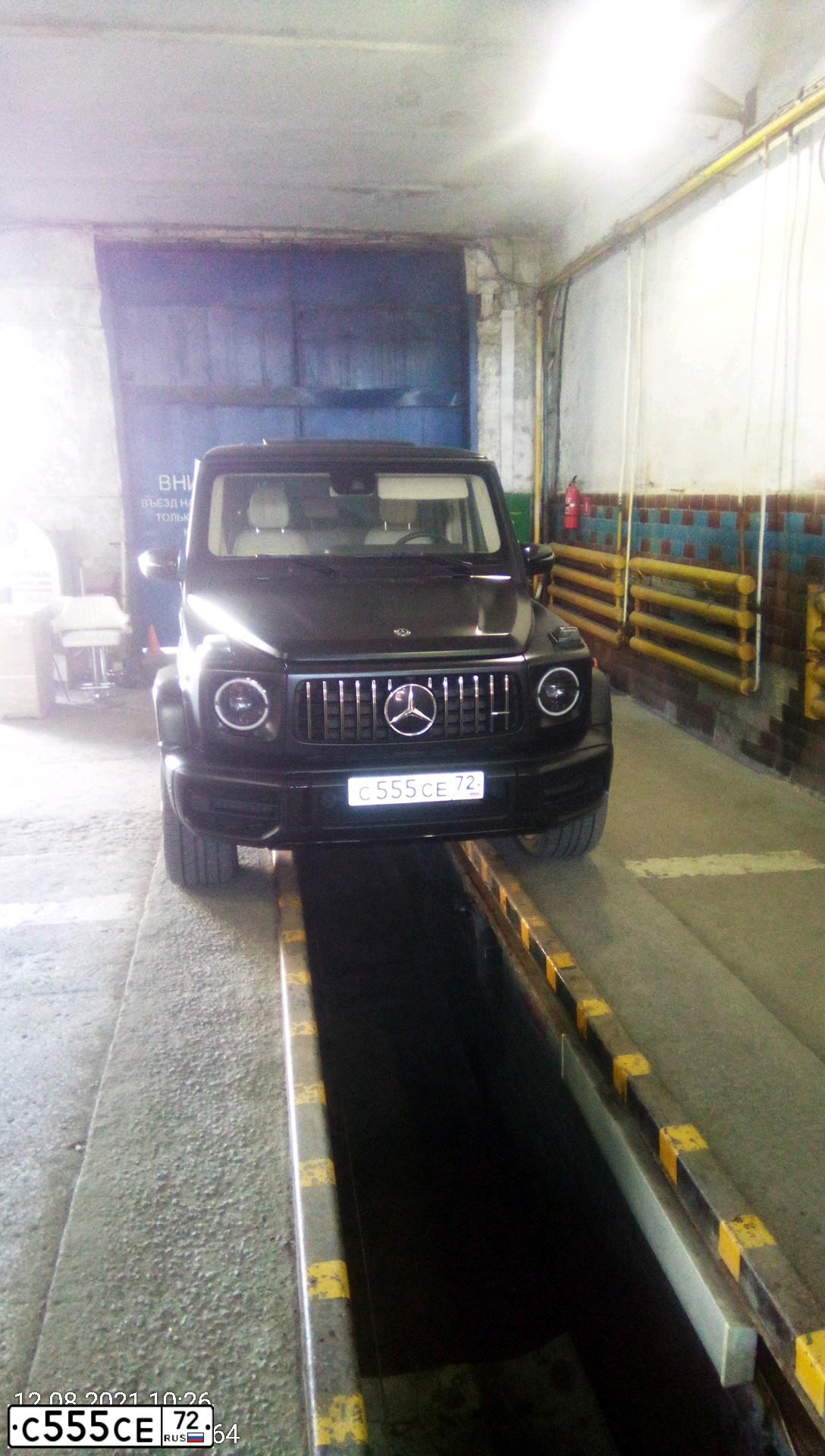 Фото автомобиля MERCEDES G-KLASSE, 2019 — госномер С555СЕ72. Цвет: ЧЕРНЫЙ
