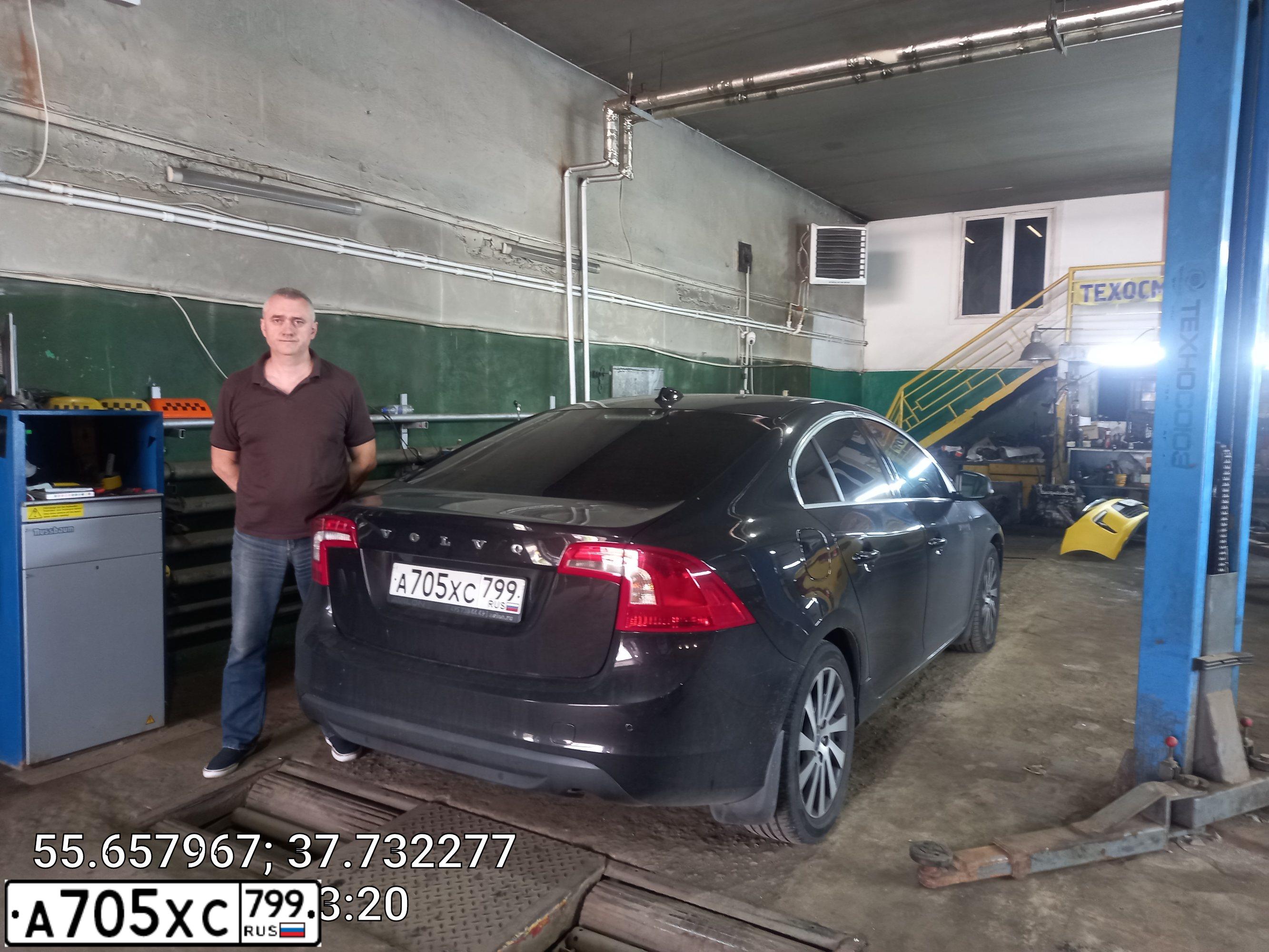 Фото автомобиля VOLVO S60, 2013 — госномер С563НЕ136. Цвет: КОРИЧНЕВЫЙ ТЕМНЫЙ