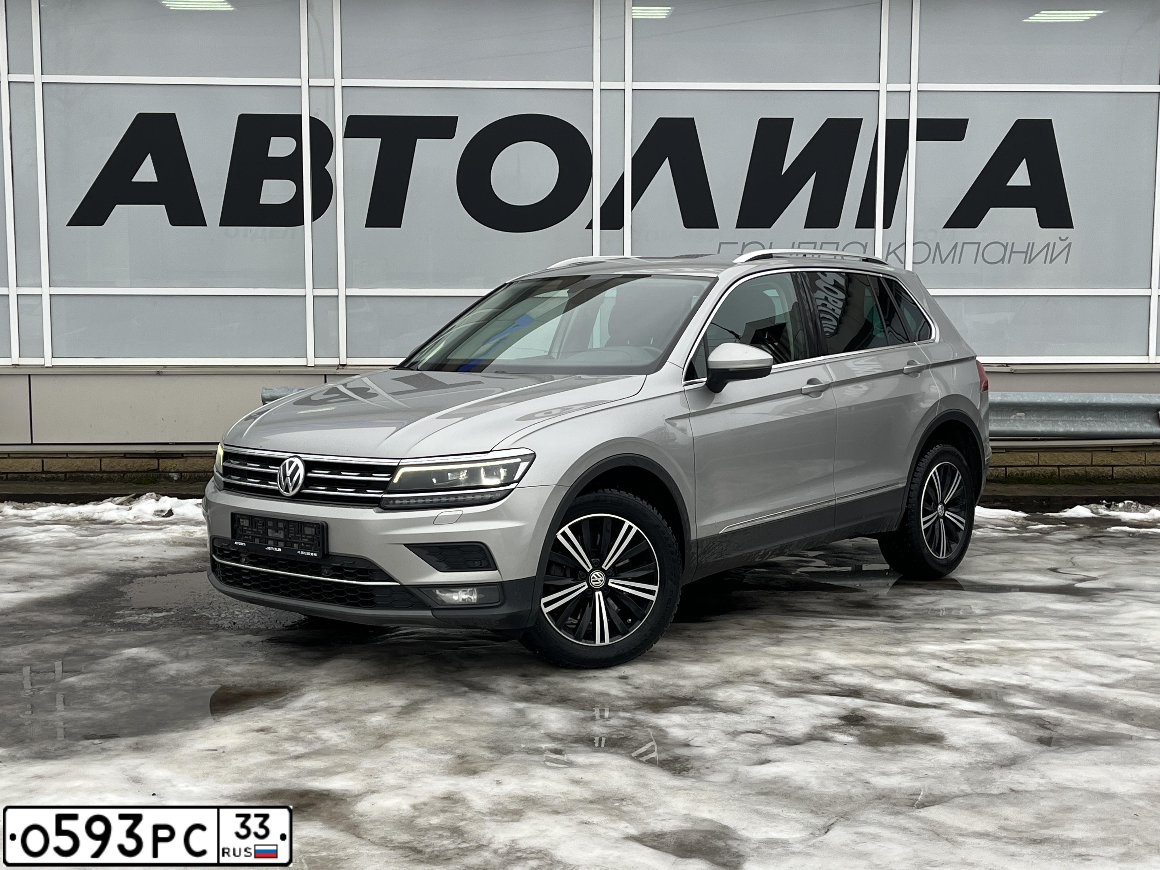 Фото автомобиля VOLKSWAGEN TIGUAN, 2017 — госномер О593РС33. Цвет: СЕРЕБРИСТЫЙ