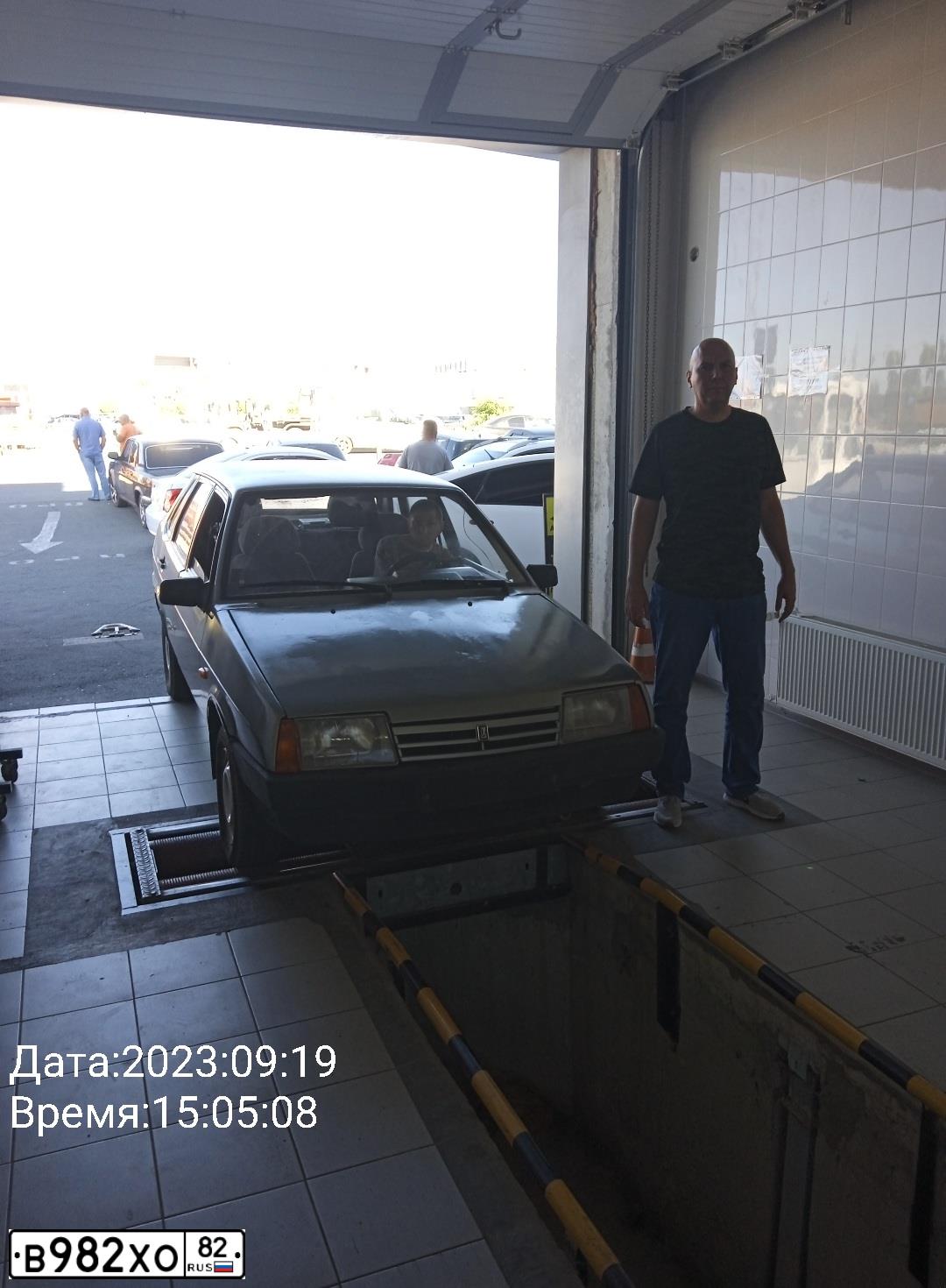 Фото автомобиля LADA 21099, 1995 — госномер М145ТВ82. Цвет: СЕРО-ЗЕЛЕНЫЙ