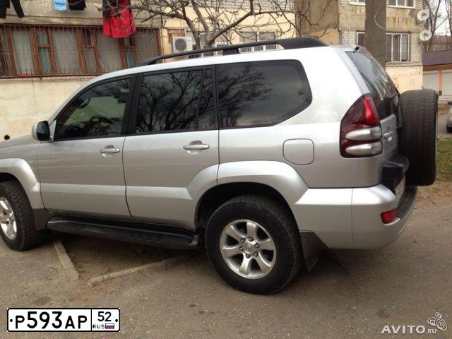 Фото автомобиля TOYOTA LANDCRUISER, 2004 — госномер О299ВК186. Цвет: СЕРЕБРИСТЫЙ