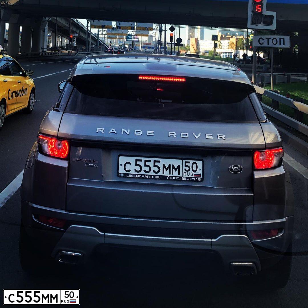 Фото автомобиля ЛЕНД РОВЕР RANGE ROVER VELAR, 2017 — госномер Х508СА154. Цвет: СЕРЫЙ
