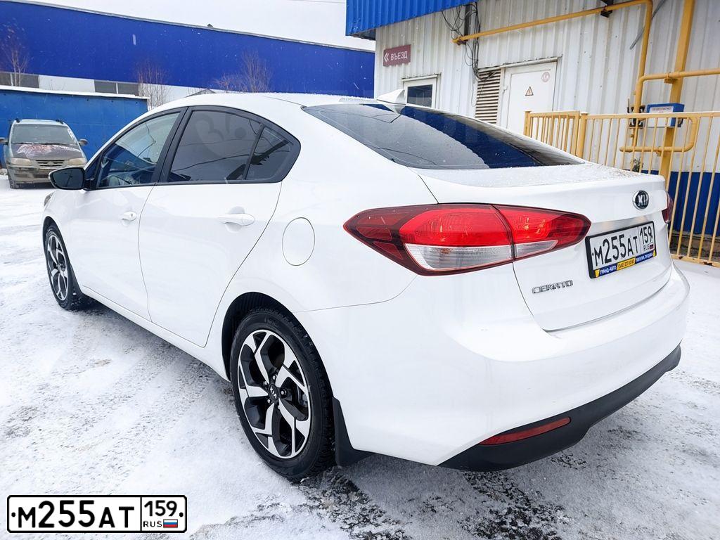 Фото автомобиля KIA CERATO, 2018 — госномер М255АТ159. Цвет: Белый