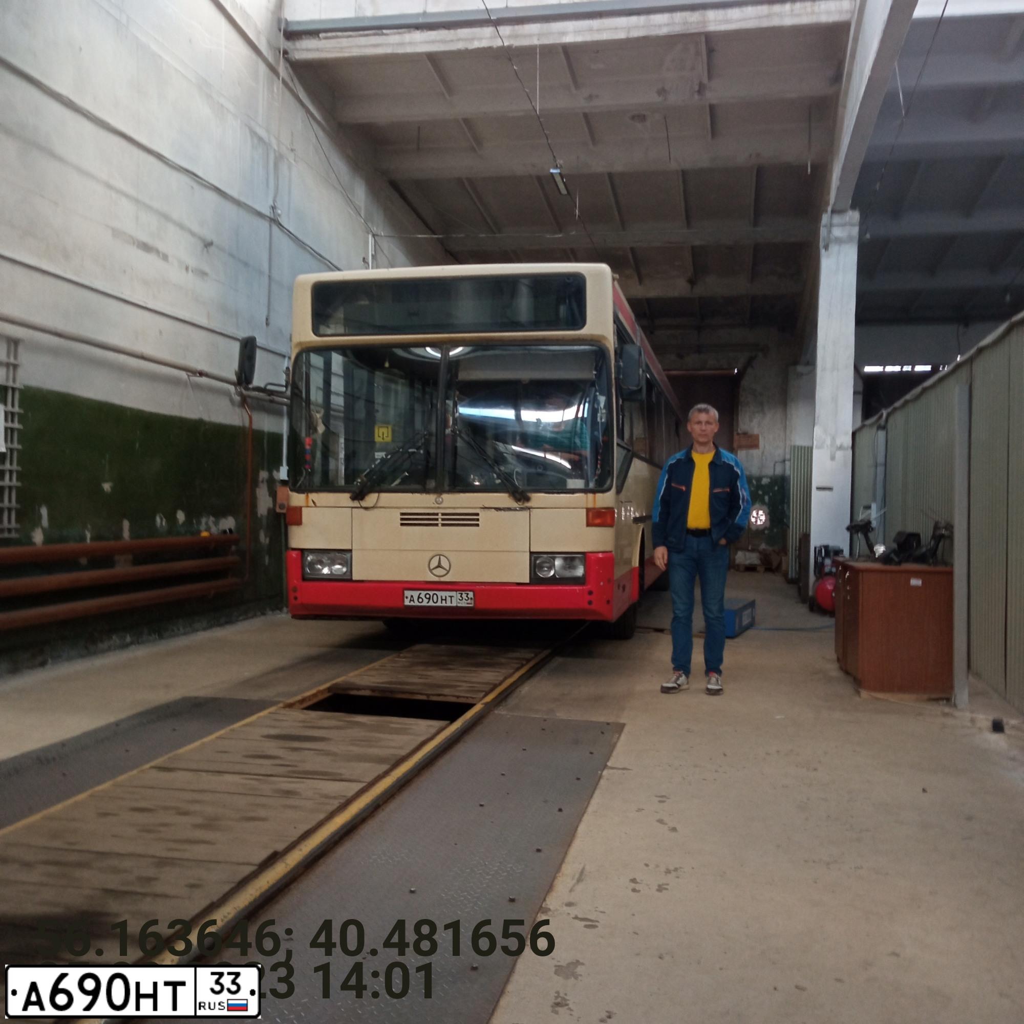 Фото автомобиля MERCEDES O 325, 1993 — госномер А690НТ33. Цвет: БЕЖЕВЫЙ