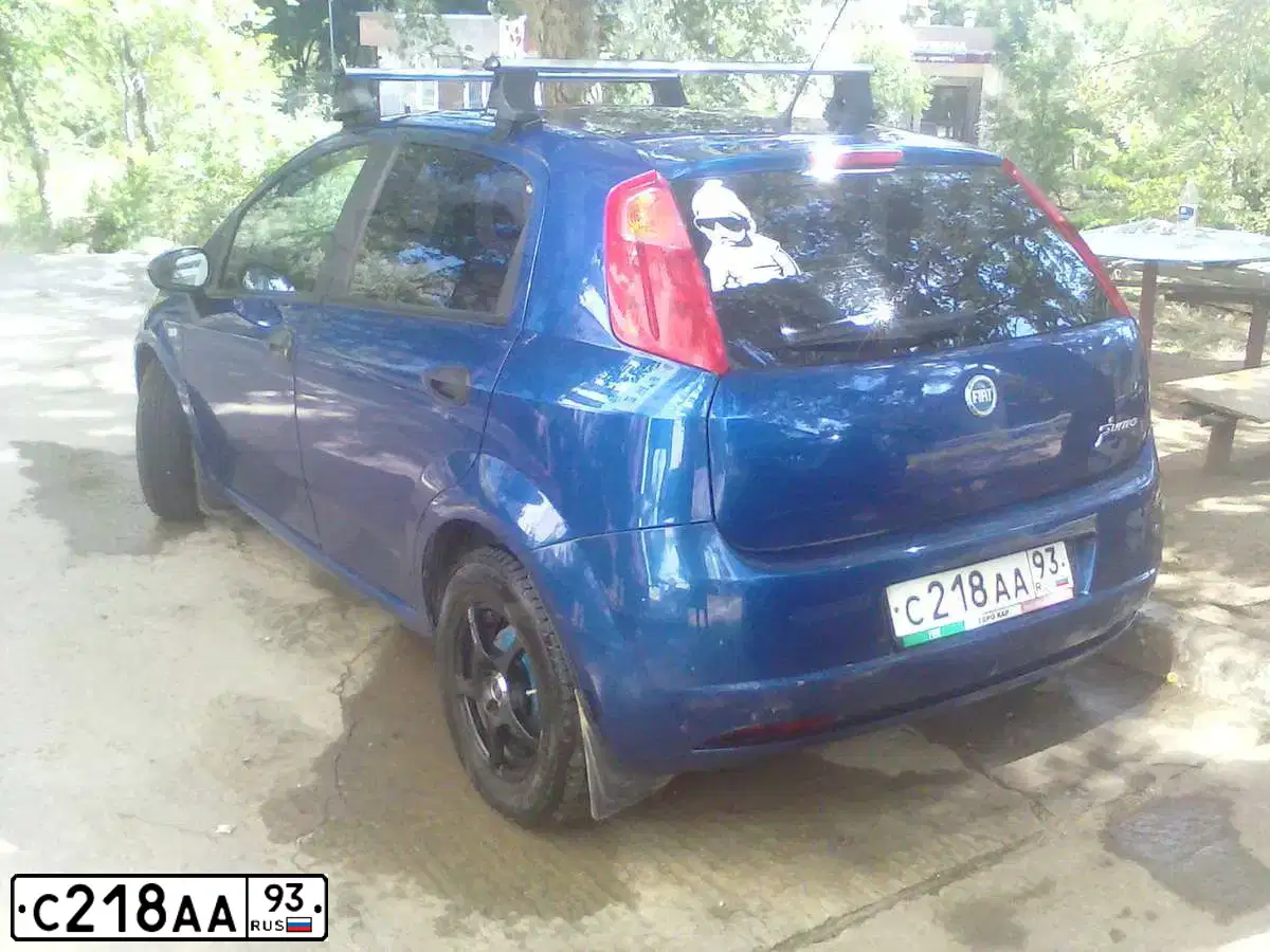 Фото автомобиля FIAT PUNTO, 2006 — госномер Е120ХН82. Цвет: синий