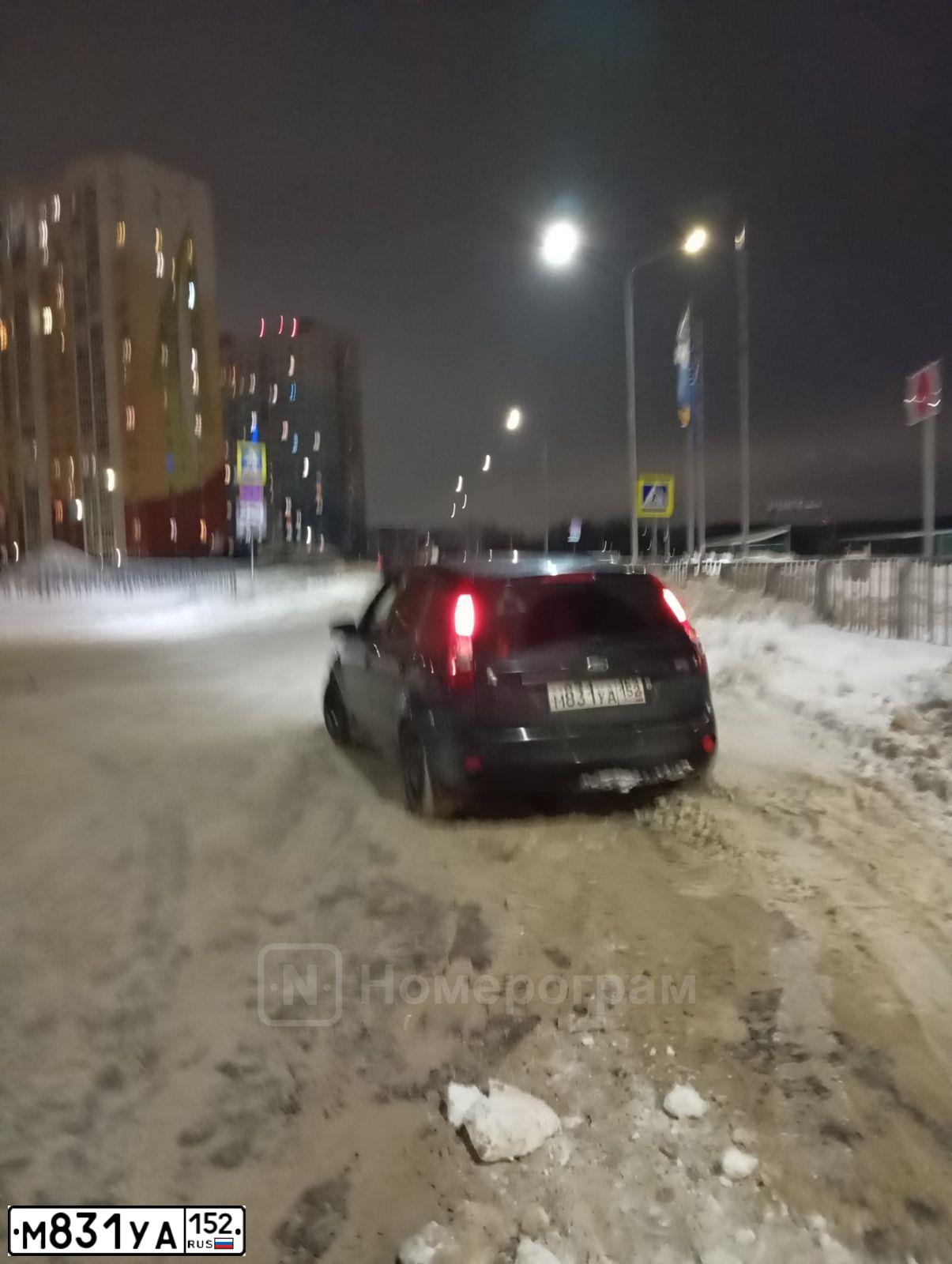 Фото автомобиля FORD FIESTA / ASPIRE, 2007 — госномер М831УА152. Цвет: ЧЕРНЫЙ