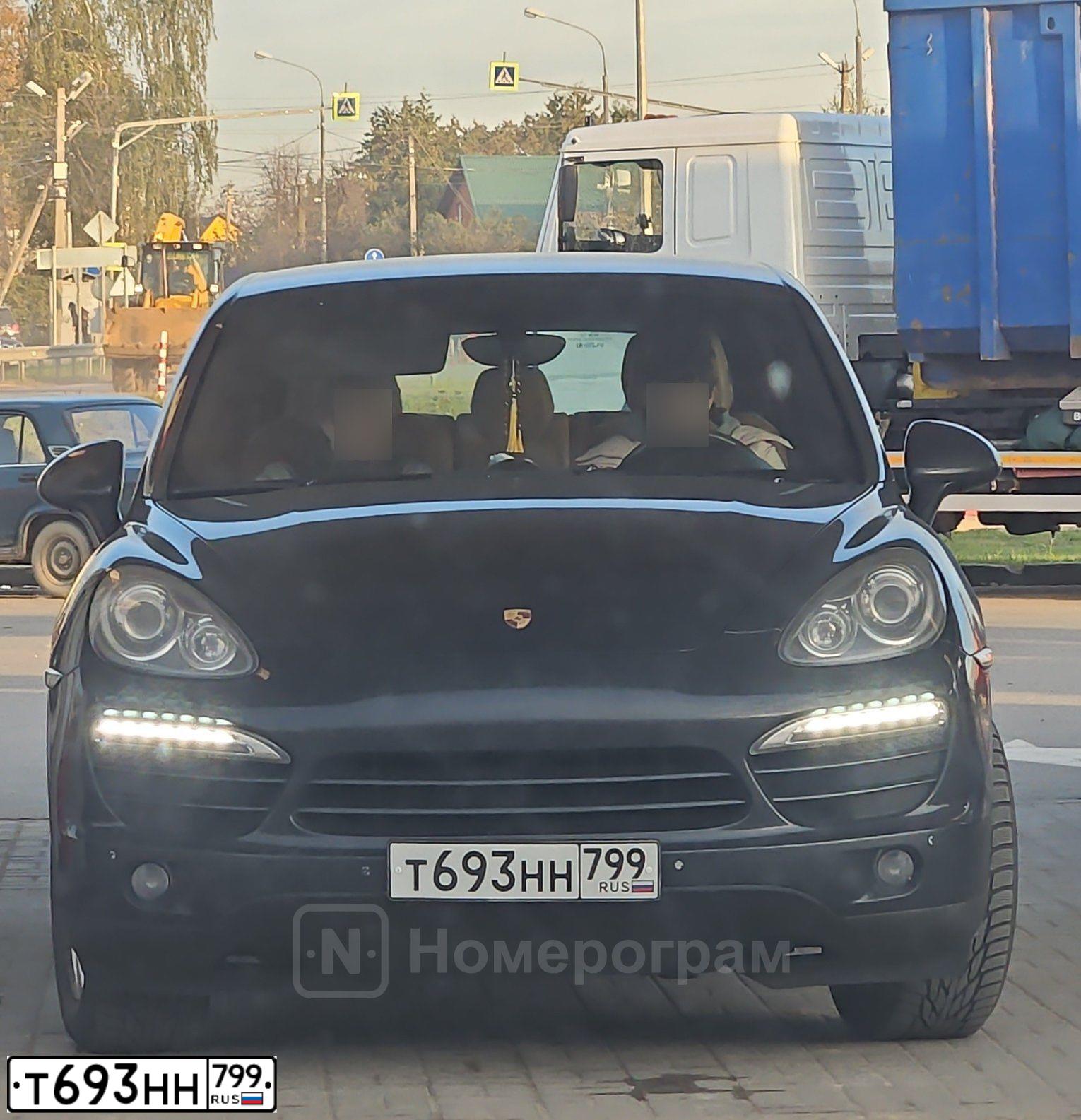 Фото автомобиля PORSCHE CAYENNE, 2012 — госномер Т967ТВ197. Цвет: ЧЕРНЫЙ