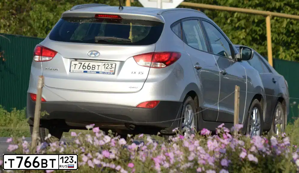 Фото автомобиля HYUNDAI IX35, 2012 — госномер Н129РЕ123. Цвет: СЕРЕБРИСТЫЙ