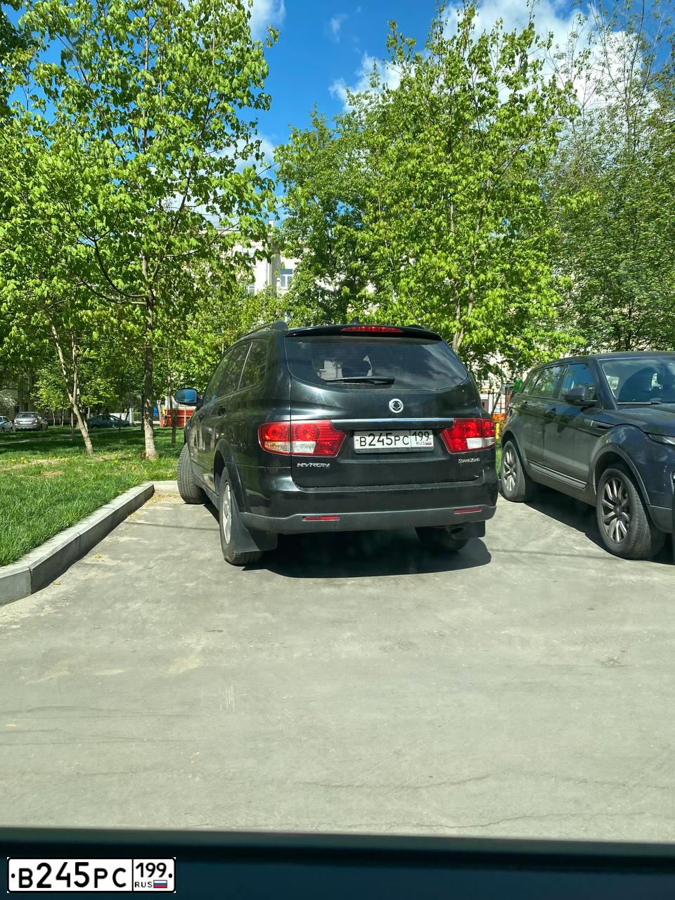 Фото автомобиля HYUNDAI IX35, 2015 — госномер Е200ЕХ70. Цвет: Серебристый