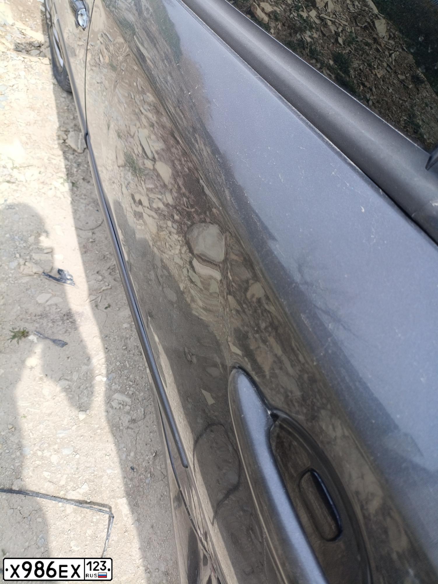 Фото автомобиля RENAULT LAGUNA, 2001 — госномер У665ВА185. Цвет: ЧЕРНЫЙ