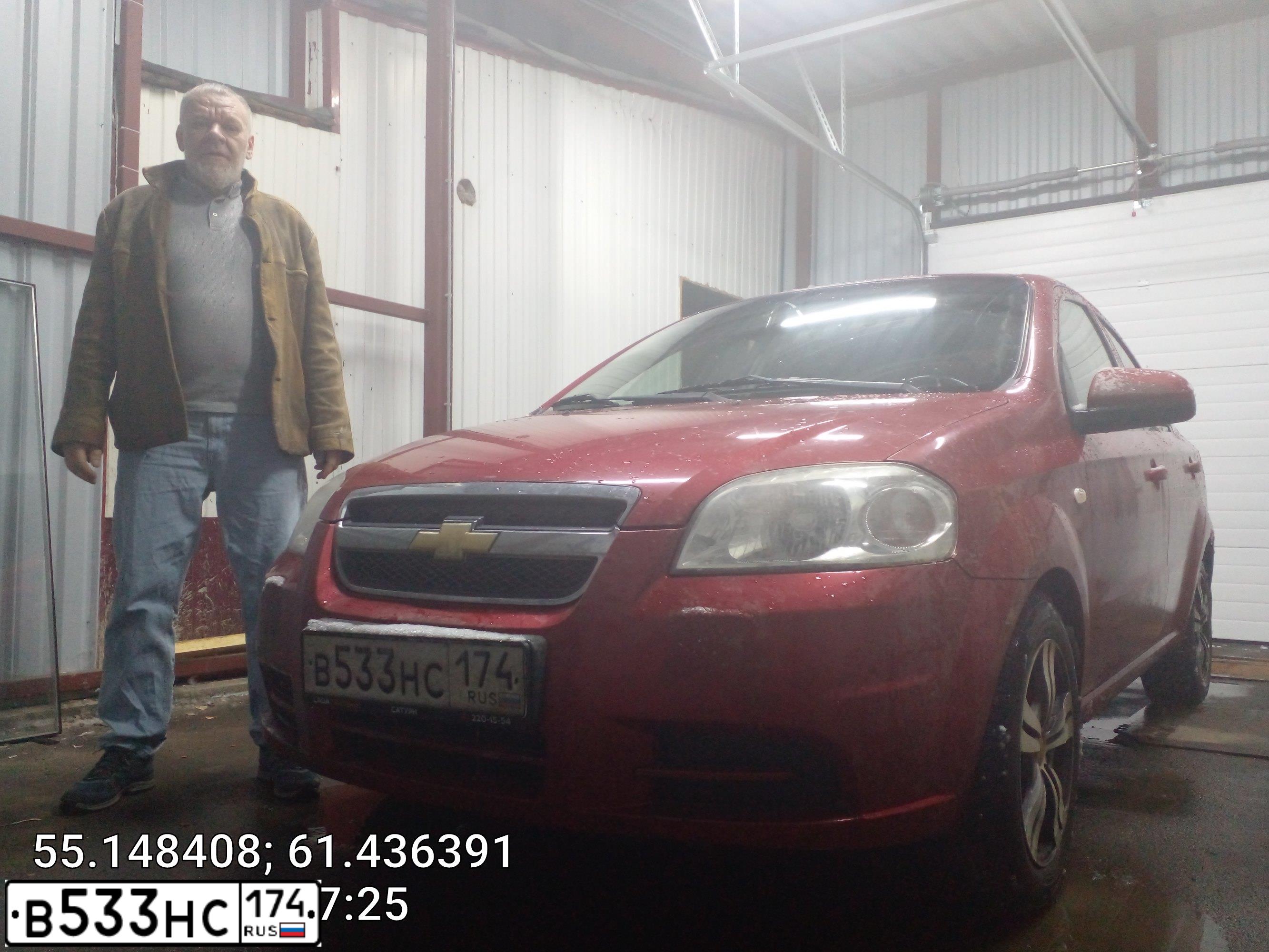 Фото автомобиля CHEVROLET AVEO, 2011 — госномер Т536ВТ774. Цвет: Красный