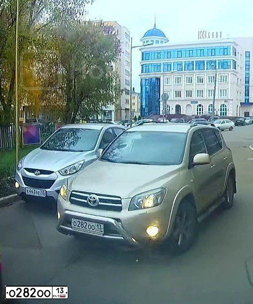 Фото автомобиля TOYOTA RAV4, 2007 — госномер О282ОО13. Цвет: БЕЖЕВЫЙ