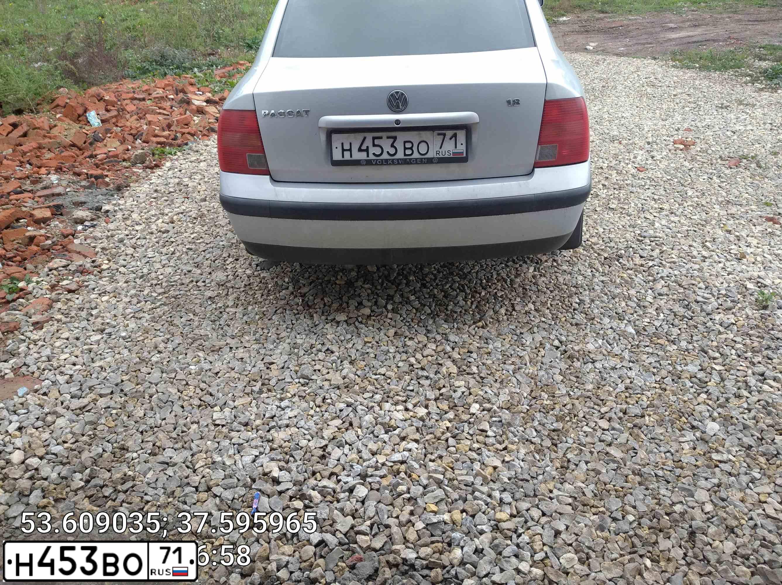 Фото автомобиля VOLKSWAGEN PASSAT, 1999 — госномер К169ВЕ550. Цвет: СЕРЕБРИСТЫЙ