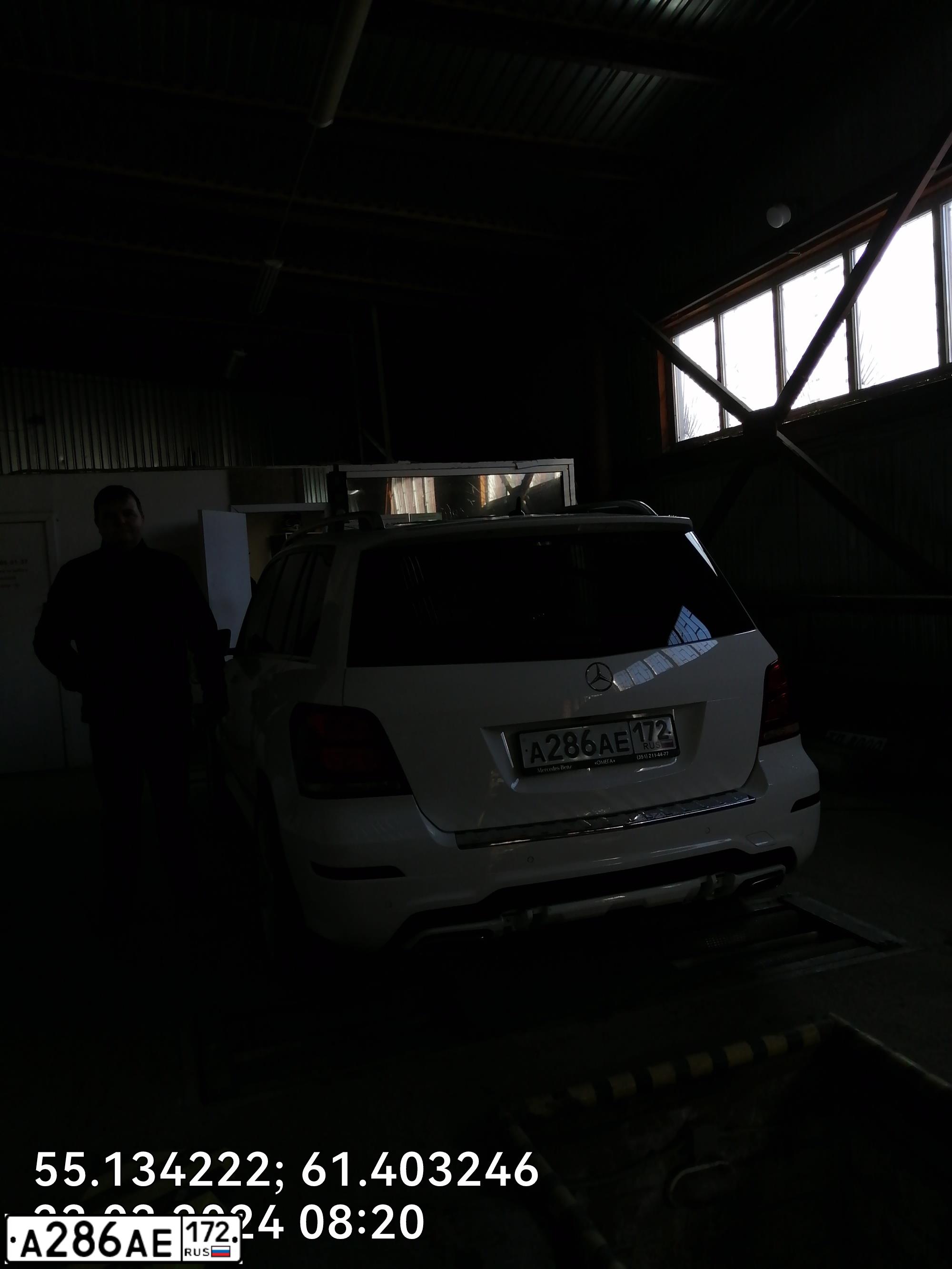 Фото автомобиля MERCEDES GLK-KLASSE, 2014 — госномер С555АА72. Цвет: Белый