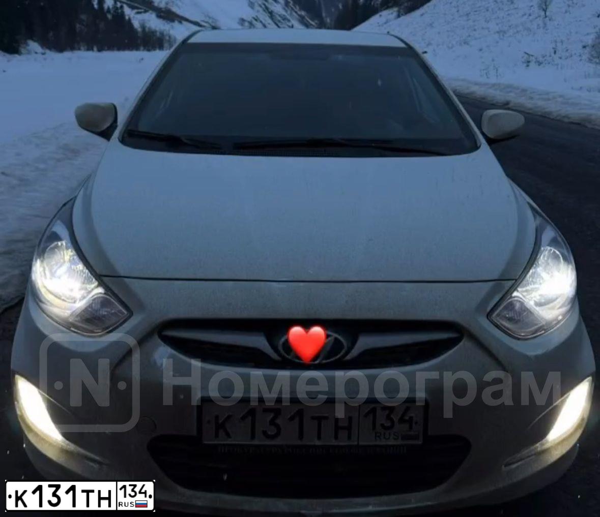 Фото автомобиля HYUNDAI SOLARIS, 2012 — госномер Е298КТ134. Цвет: Белый