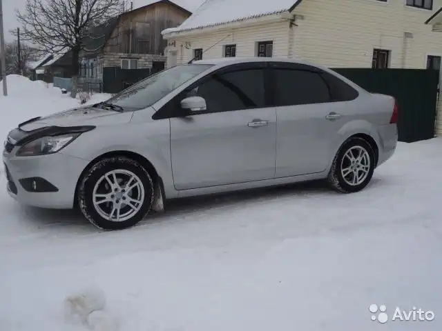 Фото автомобиля FORD FOCUS, 2011 — госномер Р558НЕ197. Цвет: СЕРЕБРИСТЫЙ