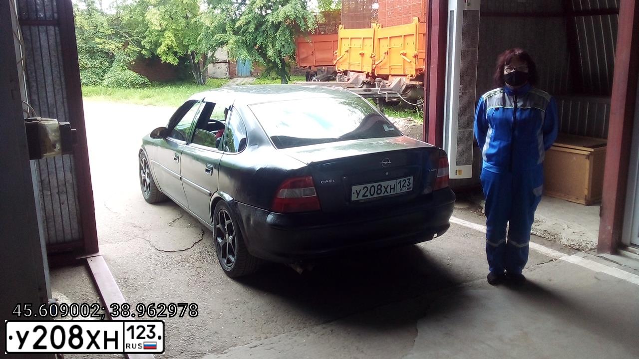Фото автомобиля ОПЕЛЬ ВЕКТРА 2,0 16V, 1998 — госномер М769ВК323. Цвет: ЧЕРНЫЙ