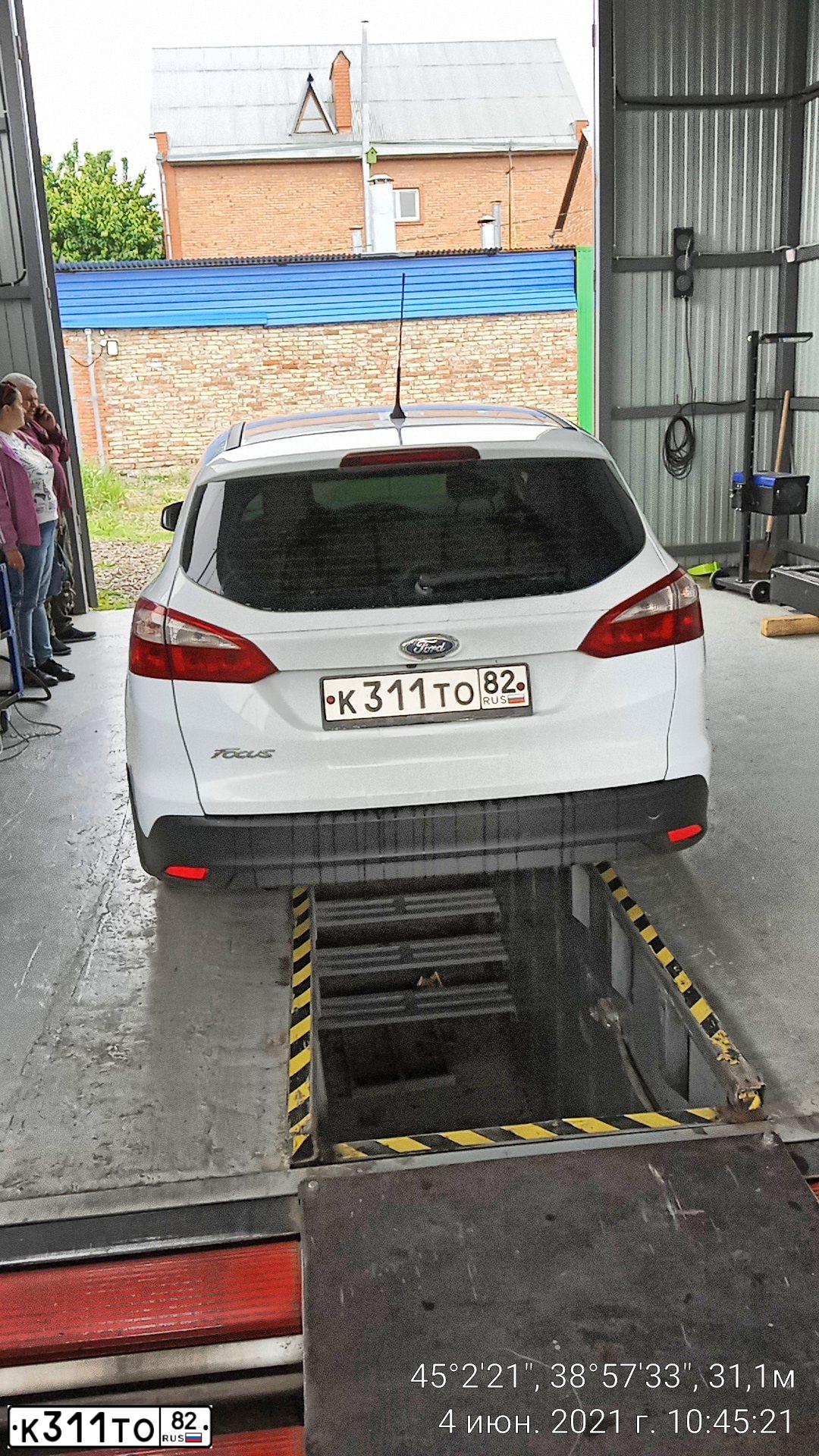 Фото автомобиля FORD FOCUS, 2013 — госномер А397РХ193. Цвет: Белый