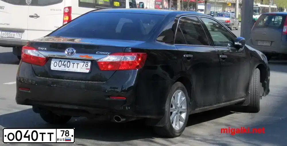 Фото автомобиля TOYOTA HIGHLANDER, 2017 — госномер О040ТТ78. Цвет: ЧЕРНЫЙ