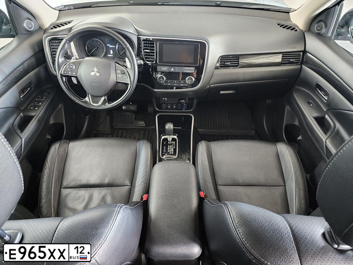 Фото автомобиля MITSUBISHI OUTLANDER, 2018 — госномер Т749УВ196