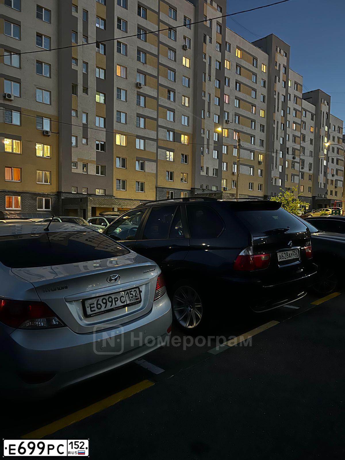 Фото автомобиля HYUNDAI SOLARIS, 2011 — госномер Е699РС152. Цвет: СЕРО-ГОЛУБОЙ