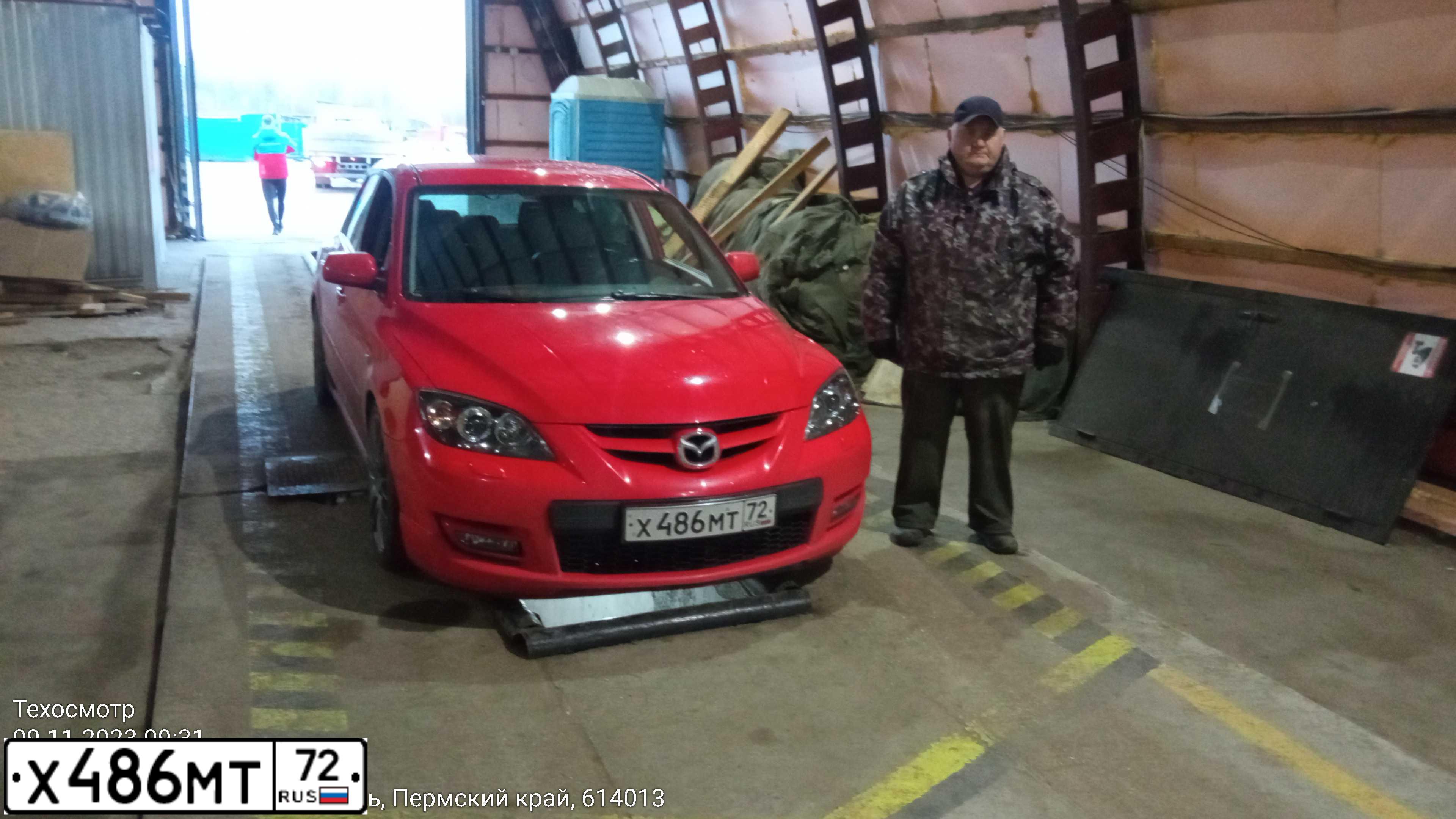 Фото автомобиля MAZDA 3, 2008 — госномер О759УА159. Цвет: Красный