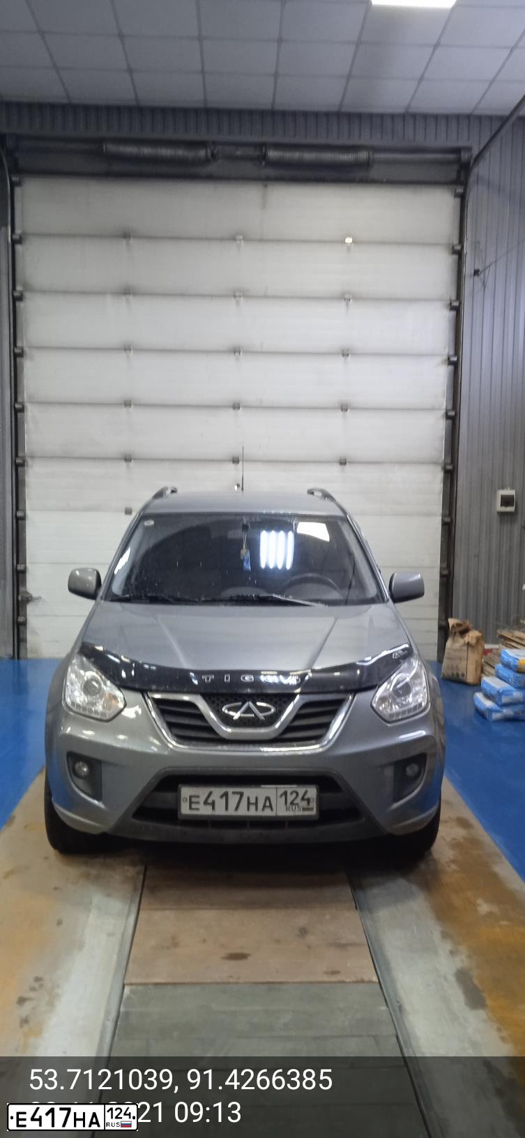 Фото автомобиля CHERY TIGGO, 2014 — госномер Р777ММ124. Цвет: СЕРЫЙ