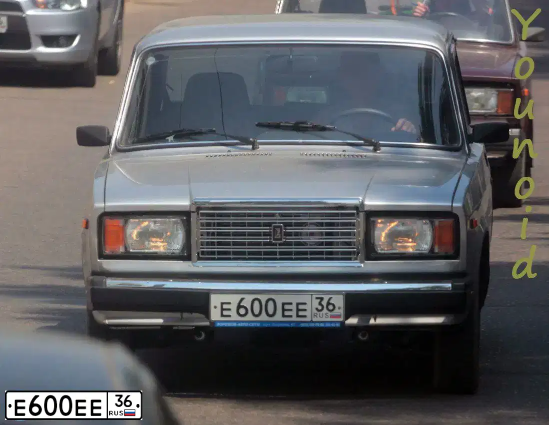 Фото автомобиля BMW 528I, 2000 — госномер С212РТ136. Цвет: ЧЕРНЫЙ
