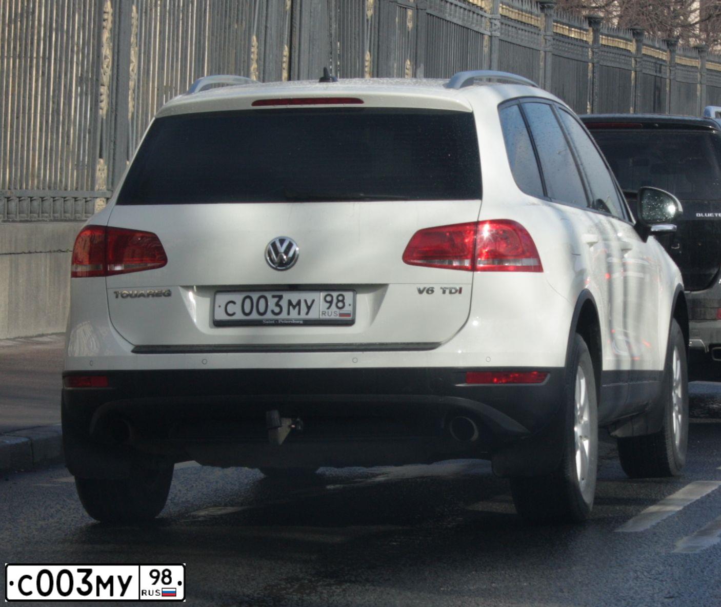 Фото автомобиля MAZDA 3, 2008 — госномер Е328ОМ53. Цвет: Серебристый