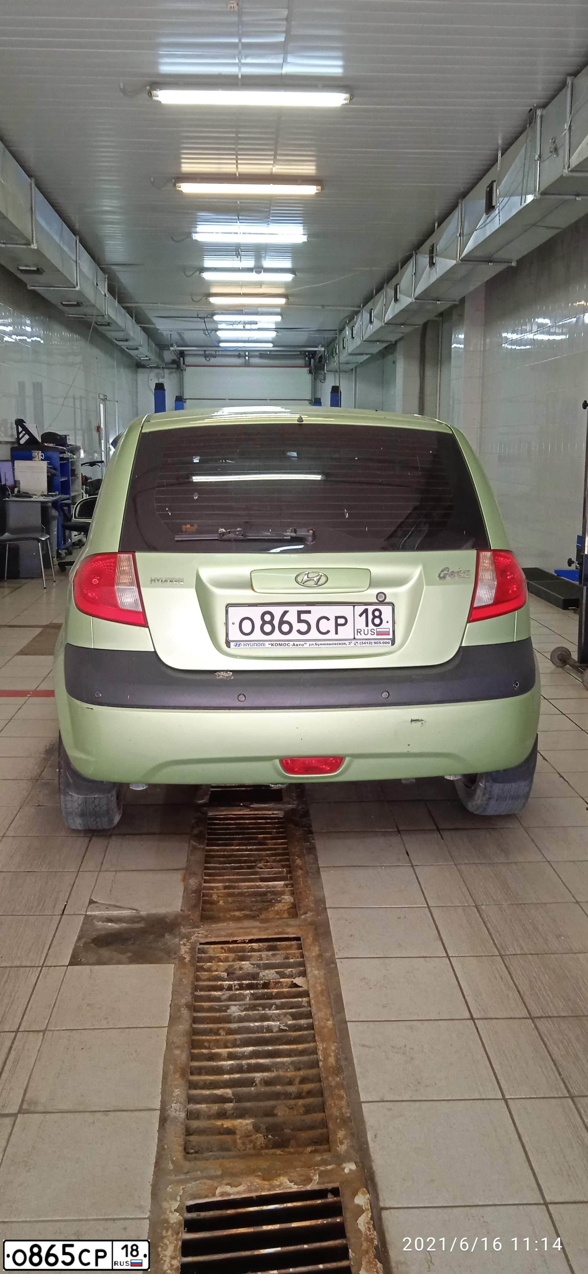 Фото автомобиля HYUNDAI GETZ, 2007 — госномер О865СР18. Цвет: СВЕТЛО-ЗЕЛЕНЫЙ