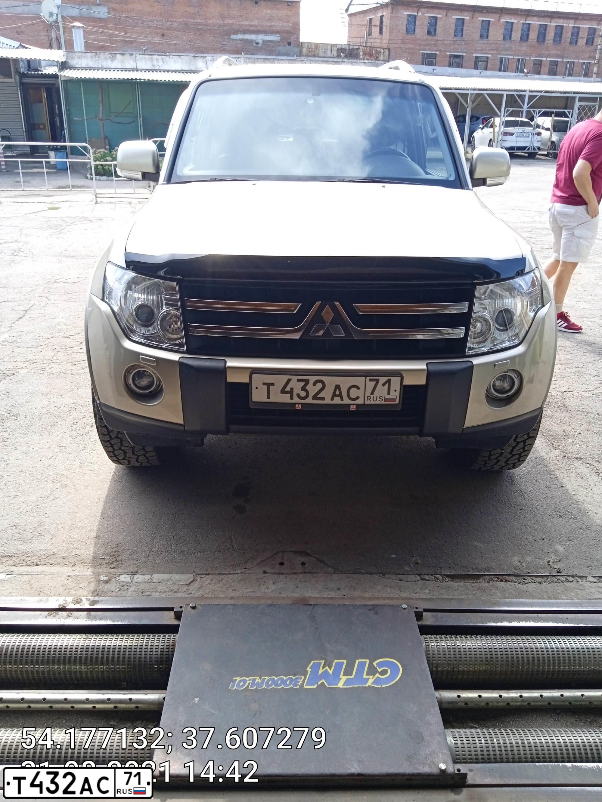 Фото автомобиля MITSUBISHI PAJERO, 2008 — госномер Т432АС71. Цвет: БЕЖЕВЫЙ