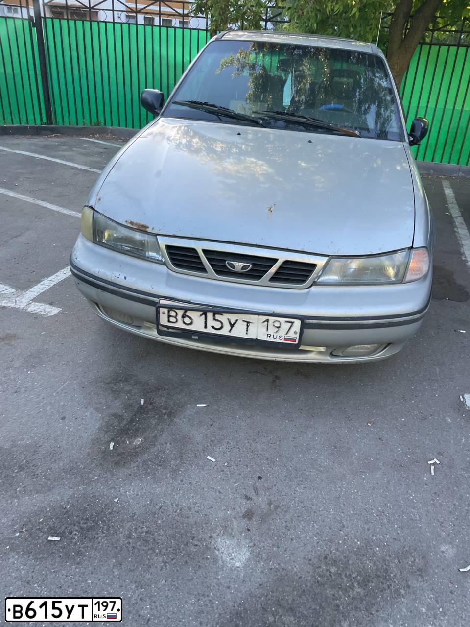 Фото автомобиля DAEWOO NEXIA, 2004 — госномер В615УТ197. Цвет: Белый