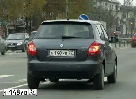 Фото автомобиля SKODA FABIA, 2012 — госномер К900УО13. Цвет: ТЕМНО-СЕРЫЙ