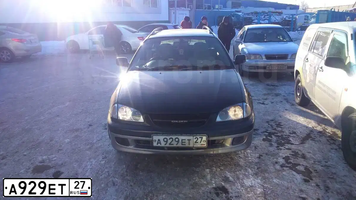 Фото автомобиля TOYOTA PRIUS, 2012 — госномер А929ЕТ27