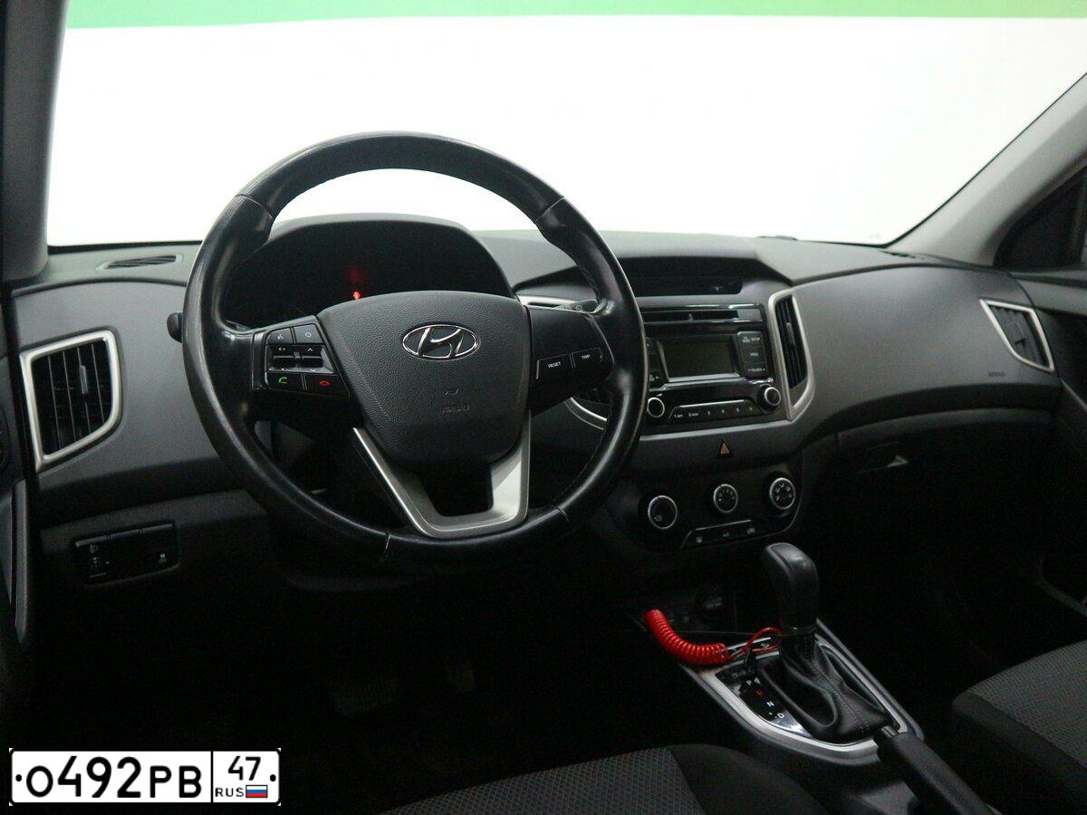 Фото автомобиля HYUNDAI CRETA, 2017 — госномер А704ХЕ155. Цвет: Белый