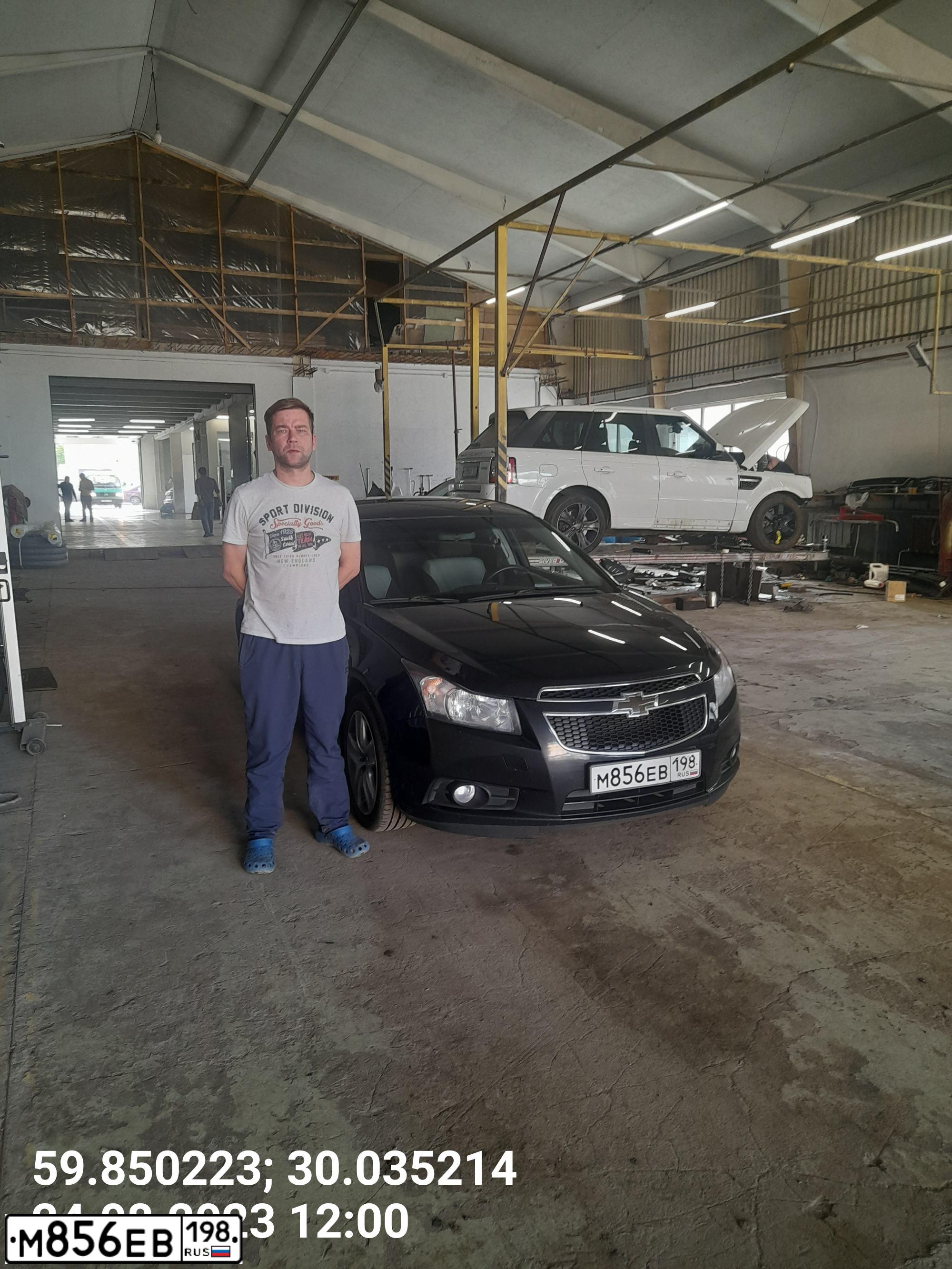 Фото автомобиля CHEVROLET CRUZE, 2012 — госномер М856ЕВ198. Цвет: ЧЕРНЫЙ МЕТАЛЛИК