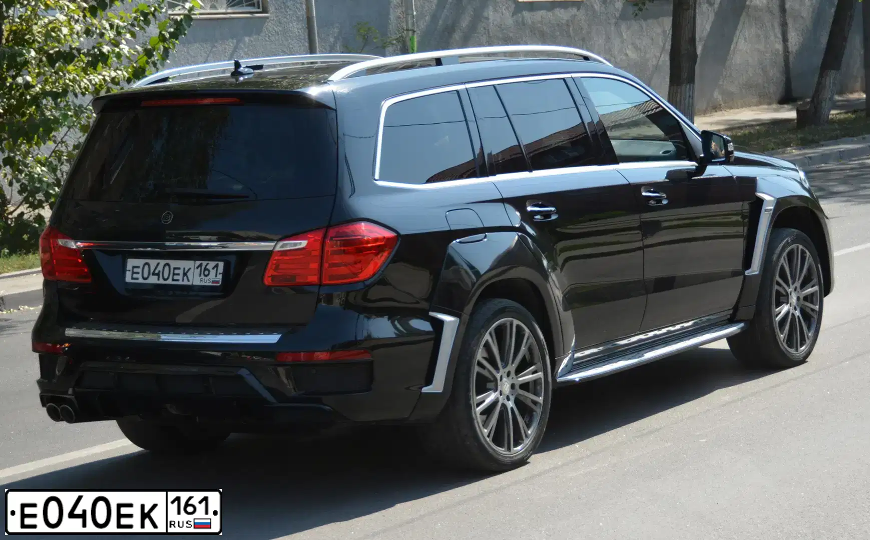 Фото автомобиля MERCEDES GL-KLASSE, 2013 — госномер Р210НА39. Цвет: ЧЕРНЫЙ