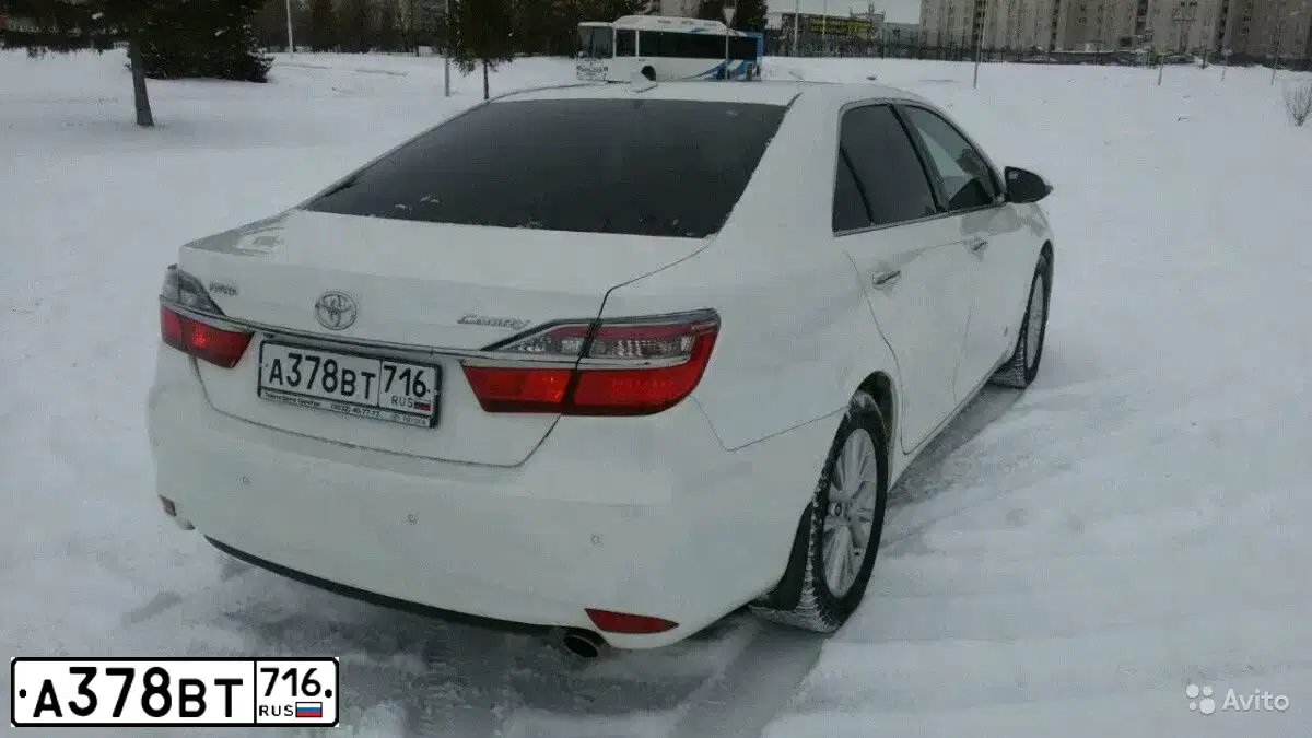 Фото автомобиля TOYOTA CAMRY, 2015 — госномер А378ВТ716. Цвет: БЕЛЫЙ ПЕРЛАМУТР