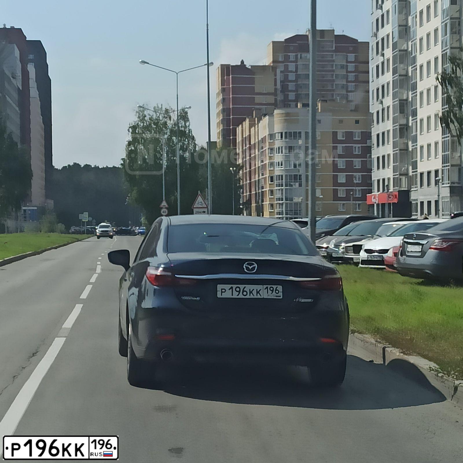Фото автомобиля MAZDA 6, 2018 — госномер Р196КК196. Цвет: синий