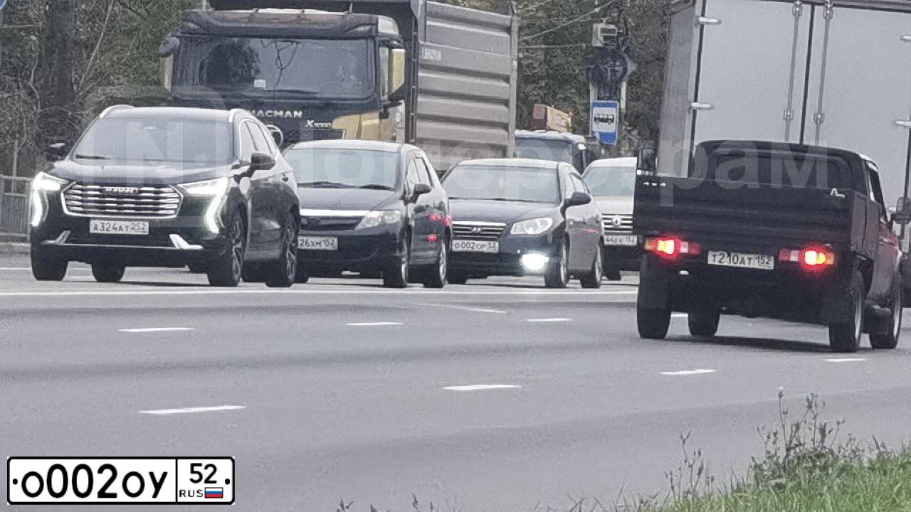 Фото автомобиля TOYOTA CAMRY, 2007 — госномер Т002МА52. Цвет: БЕЖЕВЫЙ