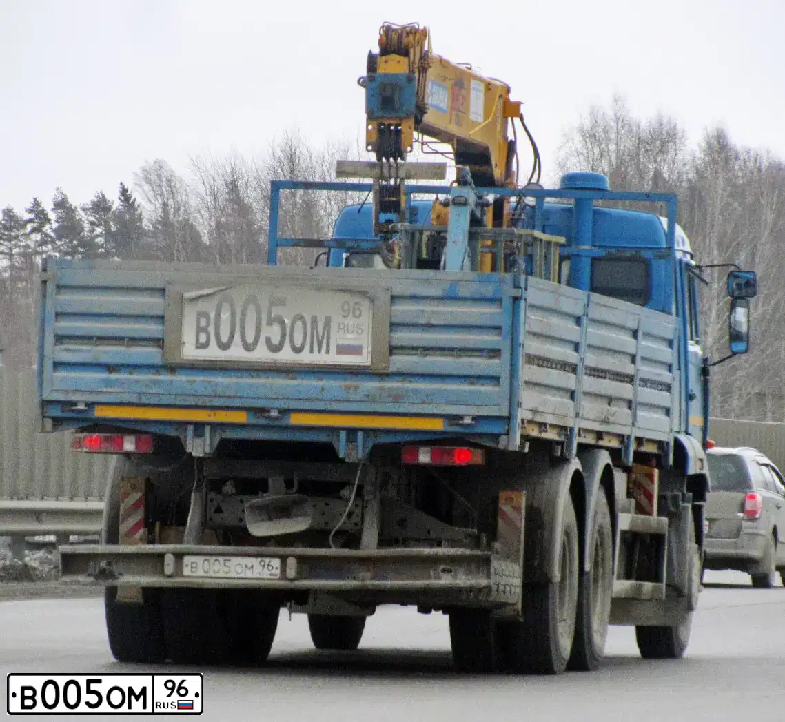 Фото автомобиля KAMAZ 65117 /6X4/, 2007 — госномер В005ОМ96. Цвет: синий