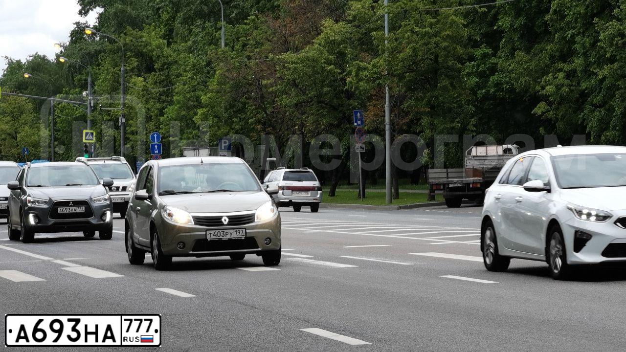 Фото автомобиля MITSUBISHI ASX, 2014 — госномер А693НА777. Цвет: СЕРЫЙ