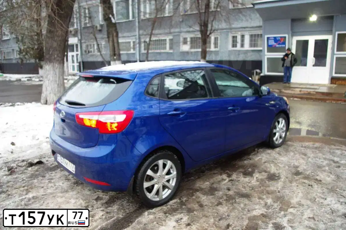 Фото автомобиля VOLKSWAGEN POLO, 2013 — госномер Т902МВ31. Цвет: БЕЛЫЙ